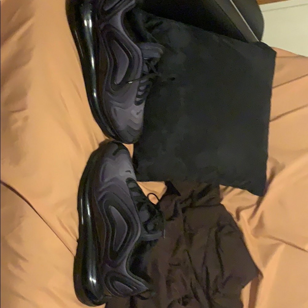 Nike Air Max 720 Mens 7.5 (WMNS 9)